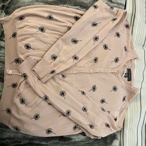 🚨 LAST CHANCE BEFORE DONATION 🚨 Cute light pink cardigan